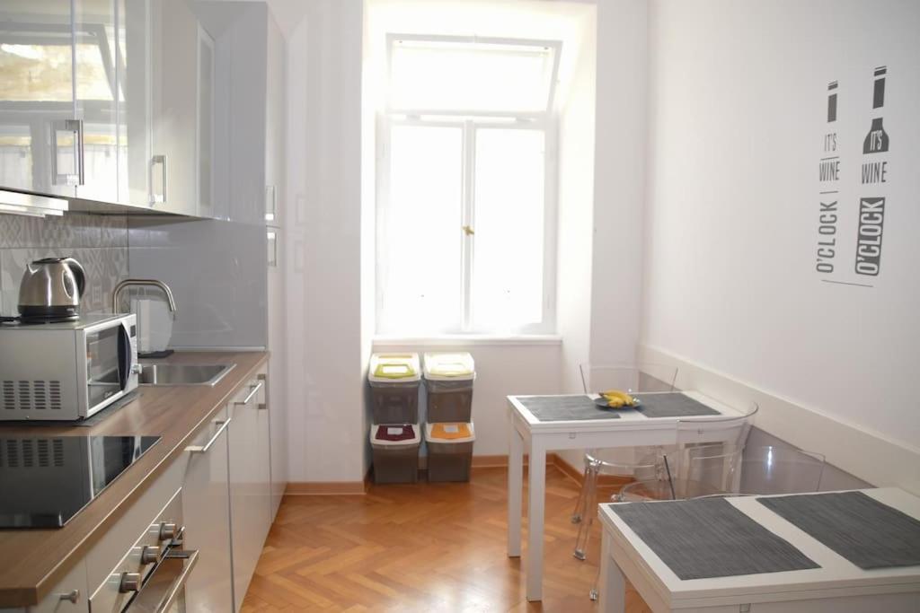Residence Montanelli Triest Exterior foto